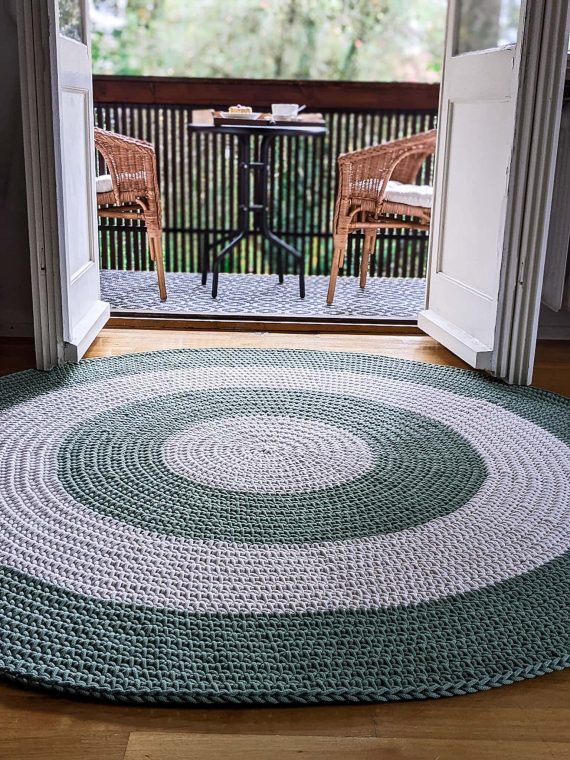 Large round carpet