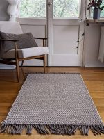 Elegant square carpet
