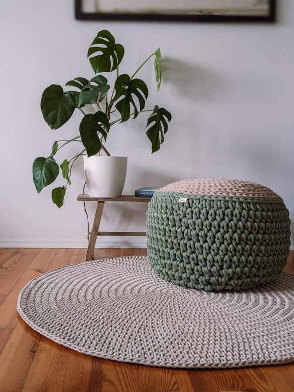Round eukalyptus crochet pouf