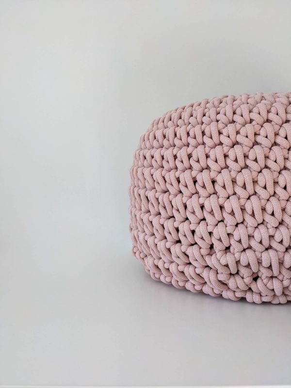 Rose crochet pouf