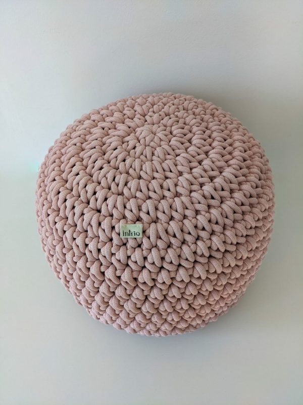 Rose crochet pouf
