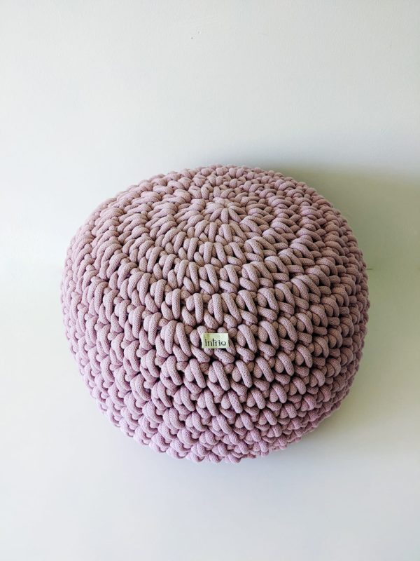 Lila crochet pouf